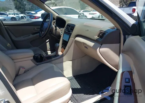 1998 Lexus Es 300 from USA, damaged, VIN JT8BF28GXW5013529